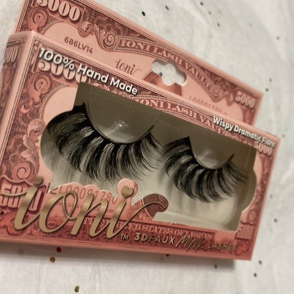 💎IONI VAULT LASHES💎 - Picture 2 of 4